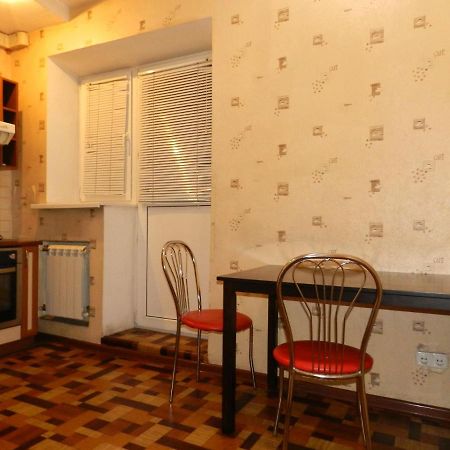 1-Room Apartment 50M2 On Metalurhiv Avenue 17, By Grandhome Zaporizhia Exterior photo