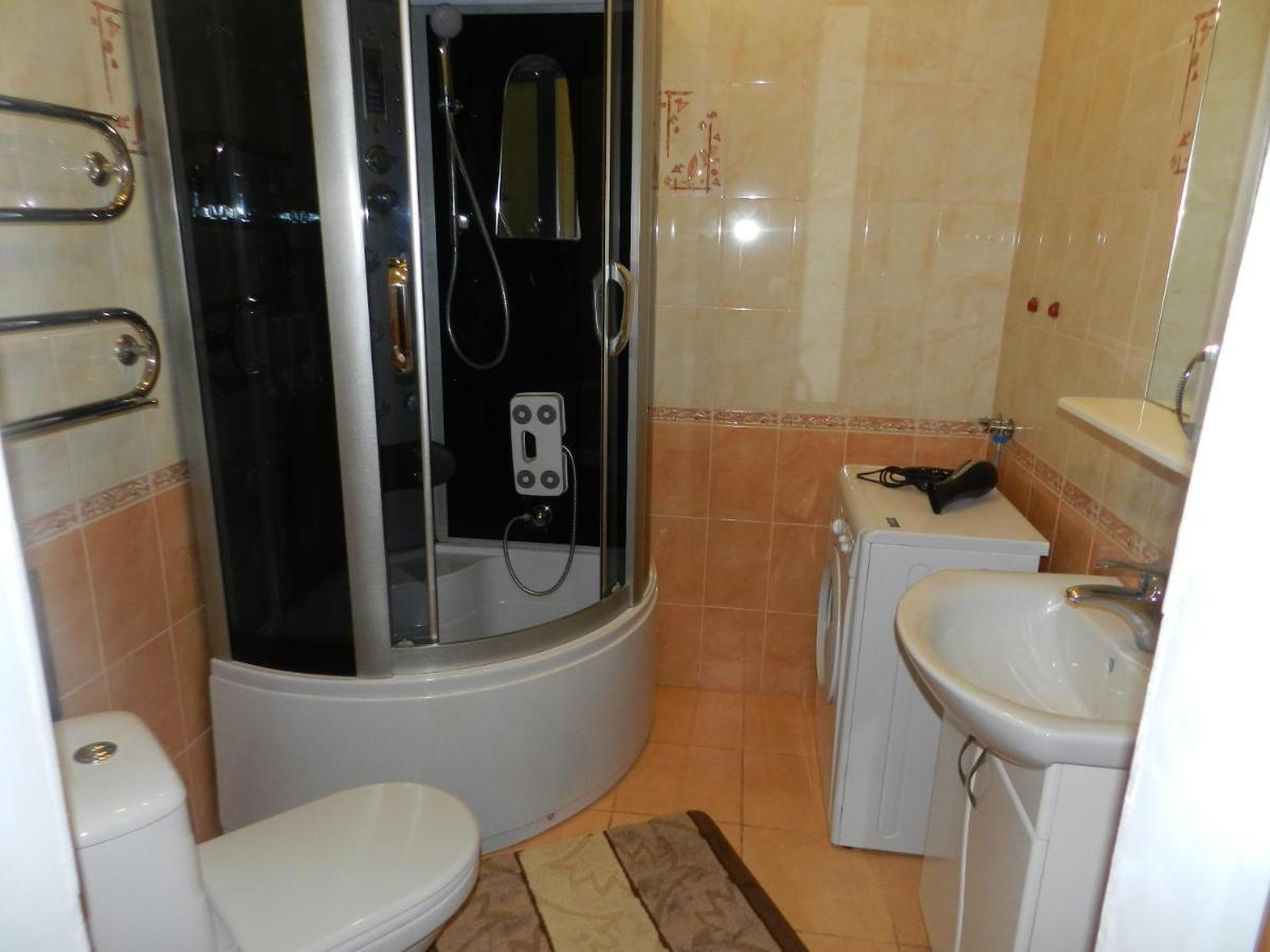 1-Room Apartment 50M2 On Metalurhiv Avenue 17, By Grandhome Zaporizhia Exterior photo